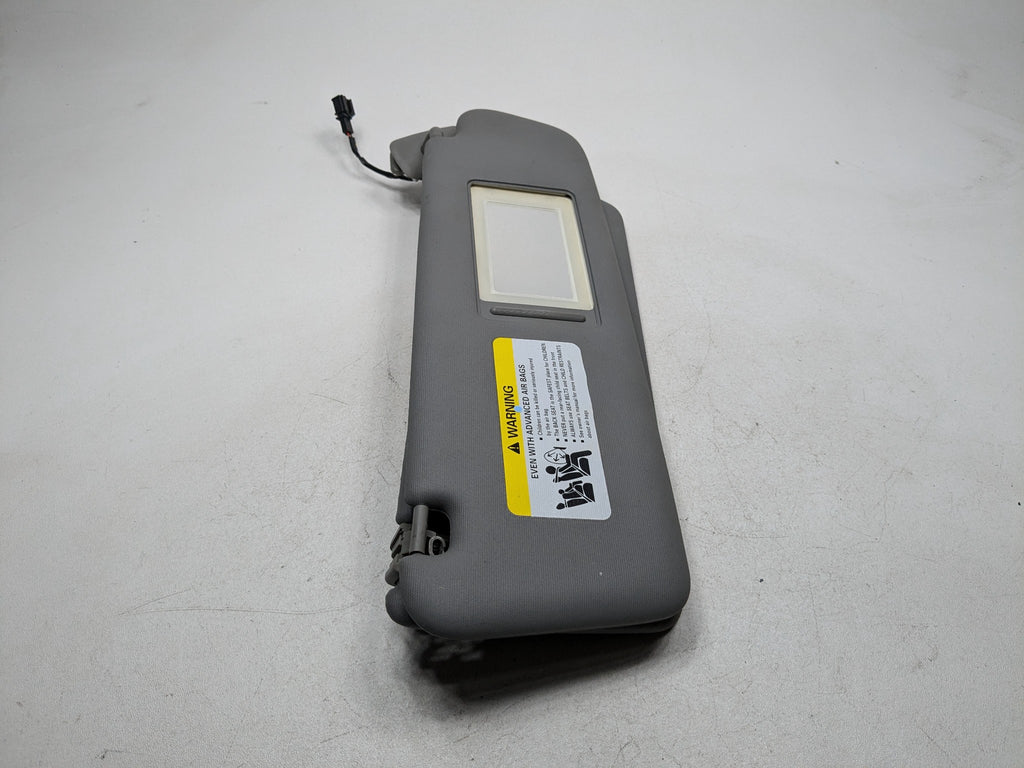04 - 10 VOLKSWAGEN TOUAREG OEM ILLUMINATED SUN VISOR INTERIOR FRONT RIGHT SIDE