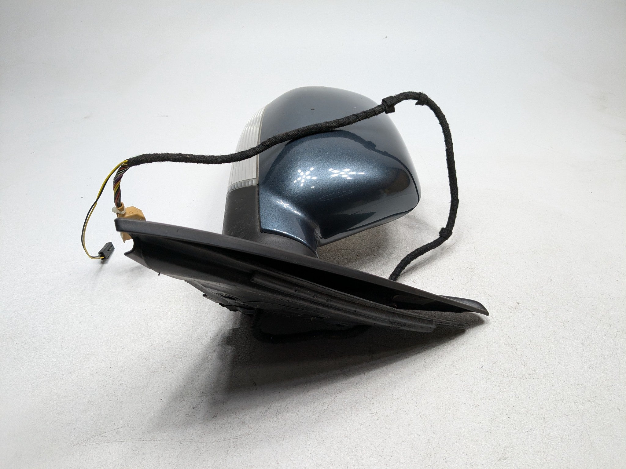 04 - 10 VOLKSWAGEN TOUAREG OEM POWER FOLDING MIRROR FRONT RIGHT PASSENGER SIDE