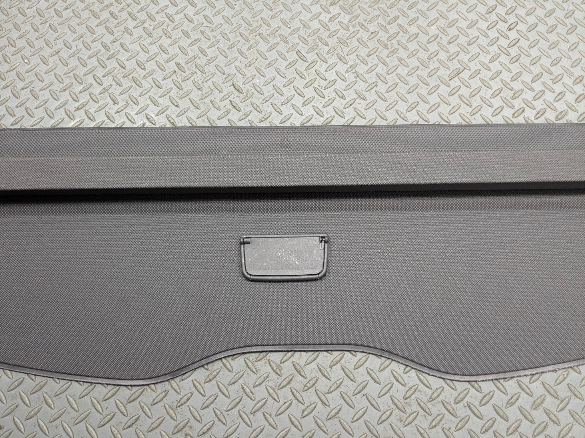 04 - 10 VOLKSWAGEN TOUAREG OEM RETRACTABLE TRUNK PRIVACY CARGO SHADE COVER GRAY