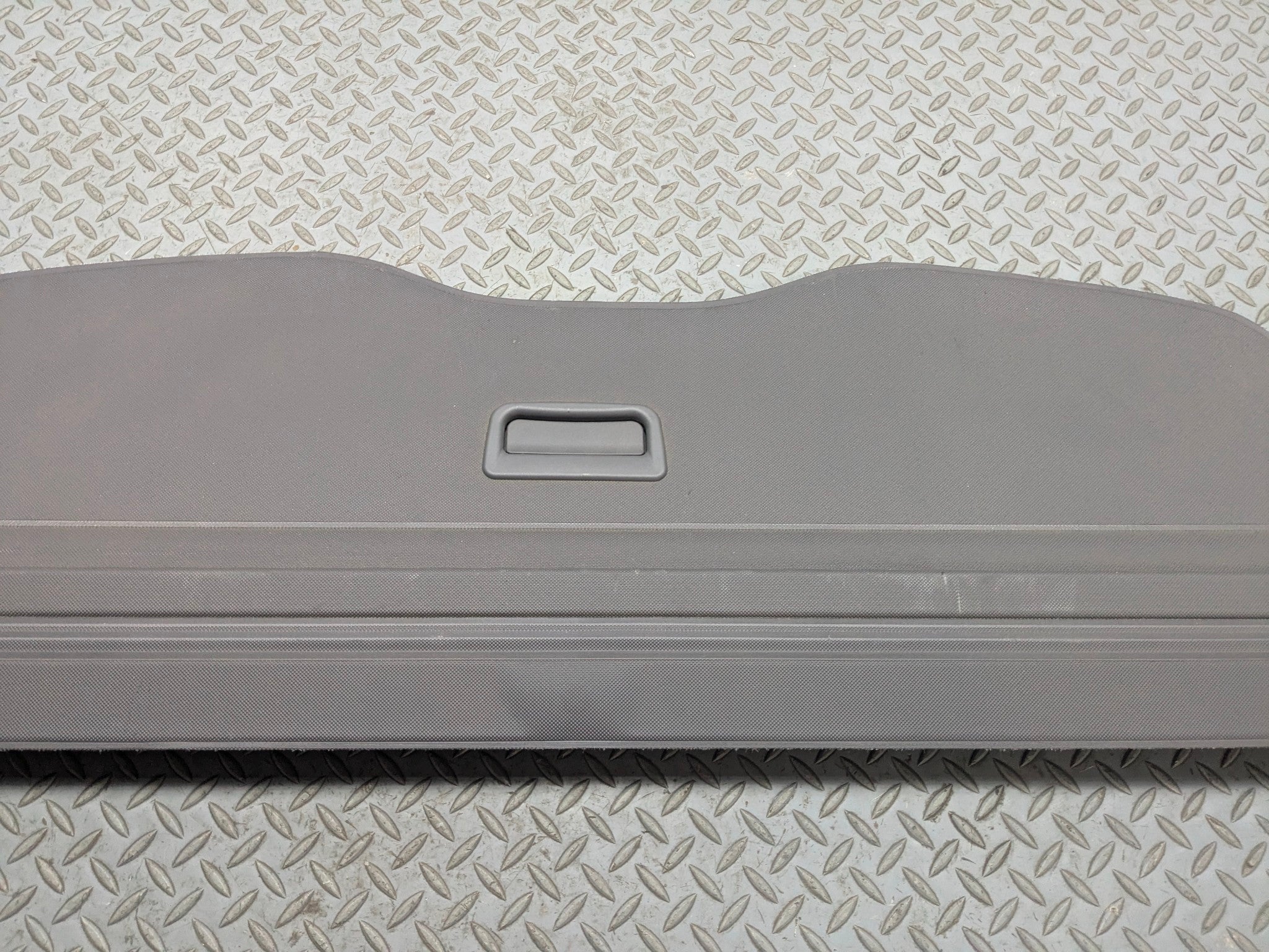 04 - 10 VOLKSWAGEN TOUAREG OEM RETRACTABLE TRUNK PRIVACY CARGO SHADE COVER GRAY