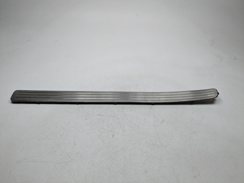 04 - 10 VOLKSWAGEN TOUAREG OEM DOOR SCUFF SILL PLATE TRIM FRONT LEFT DRIVER SIDE