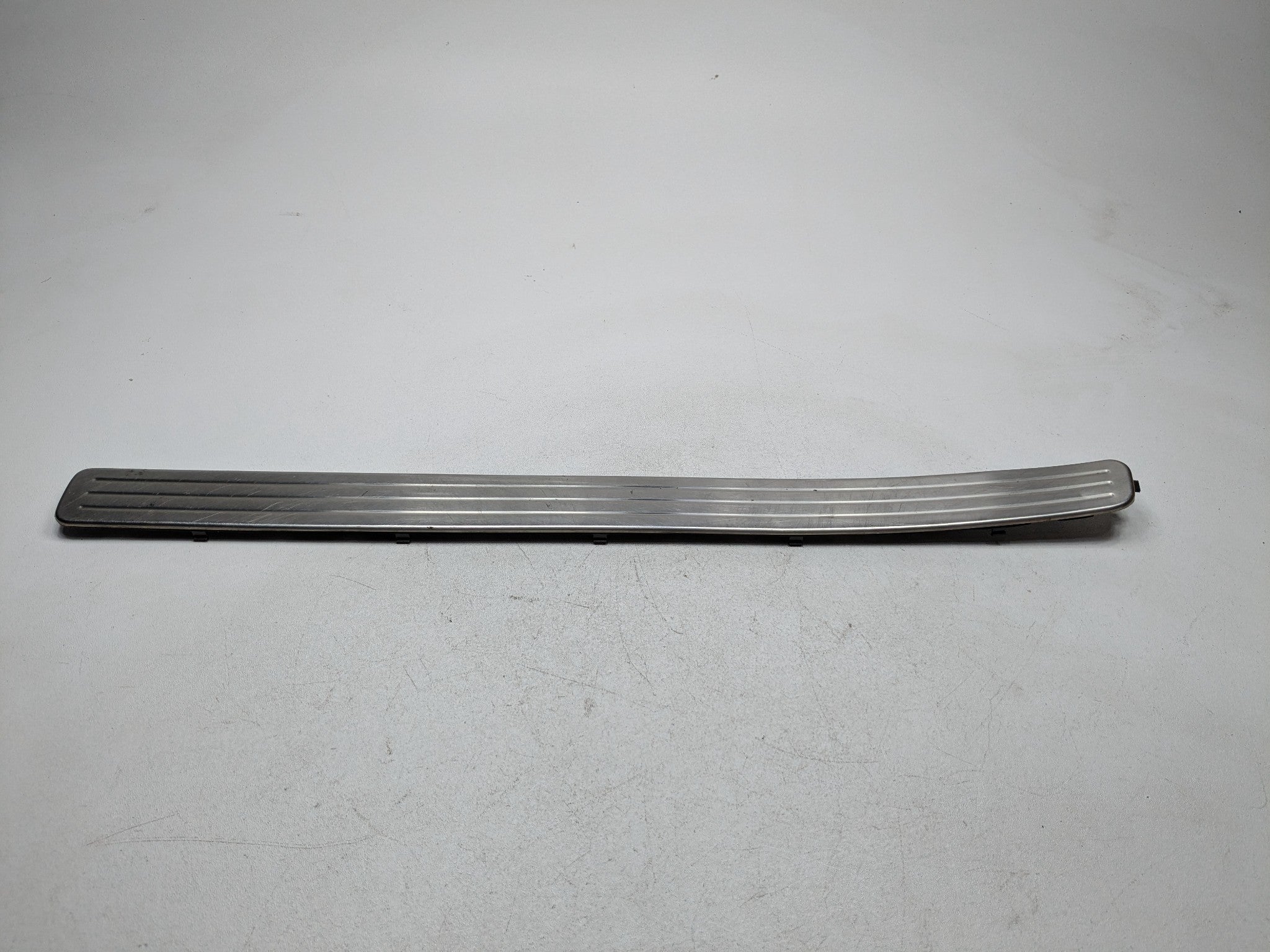 04 - 10 VOLKSWAGEN TOUAREG OEM DOOR SCUFF SILL PLATE TRIM FRONT LEFT DRIVER SIDE