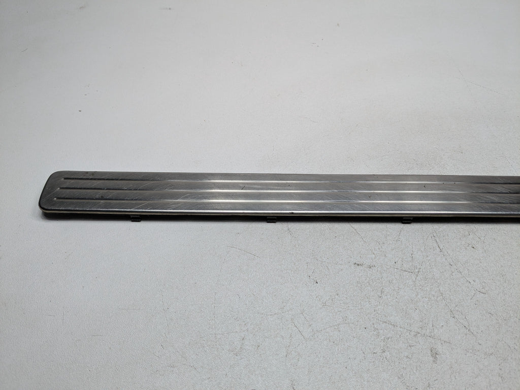 04 - 10 VOLKSWAGEN TOUAREG OEM DOOR SCUFF SILL PLATE TRIM FRONT LEFT DRIVER SIDE