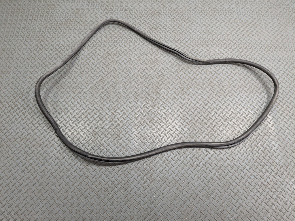 04-10 VOLKSWAGEN TOUAREG OEM DOOR SEAL WEATHER STRIPPING RUBBER REAR RIGHT SIDE