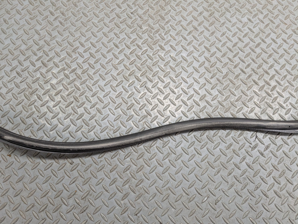 04-10 VOLKSWAGEN TOUAREG OEM DOOR SEAL WEATHER STRIPPING RUBBER REAR RIGHT SIDE