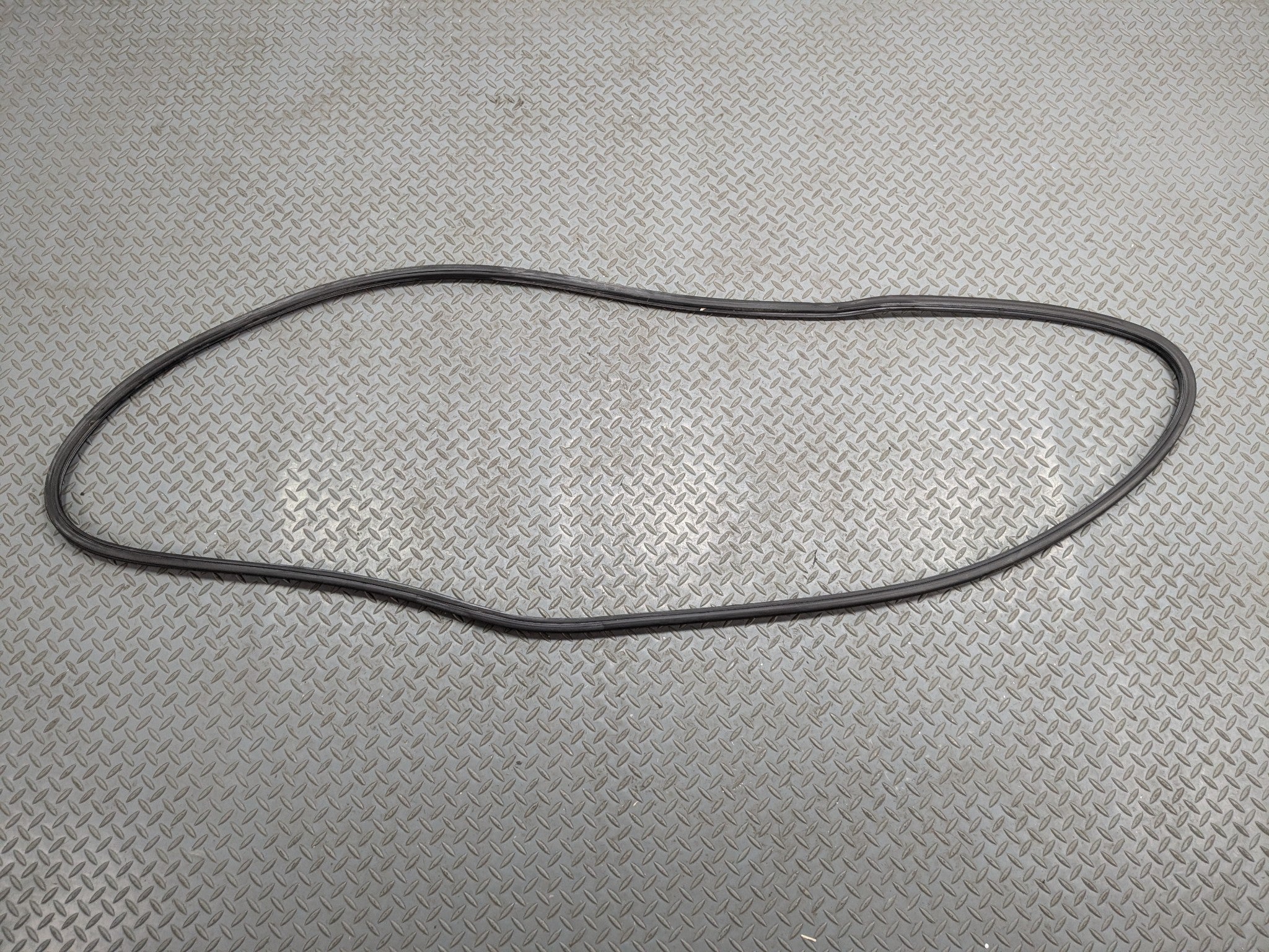 04-10 VOLKSWAGEN TOUAREG OEM DOOR SEAL WEATHER STRIPPING RUBBER FRONT RIGHT SIDE