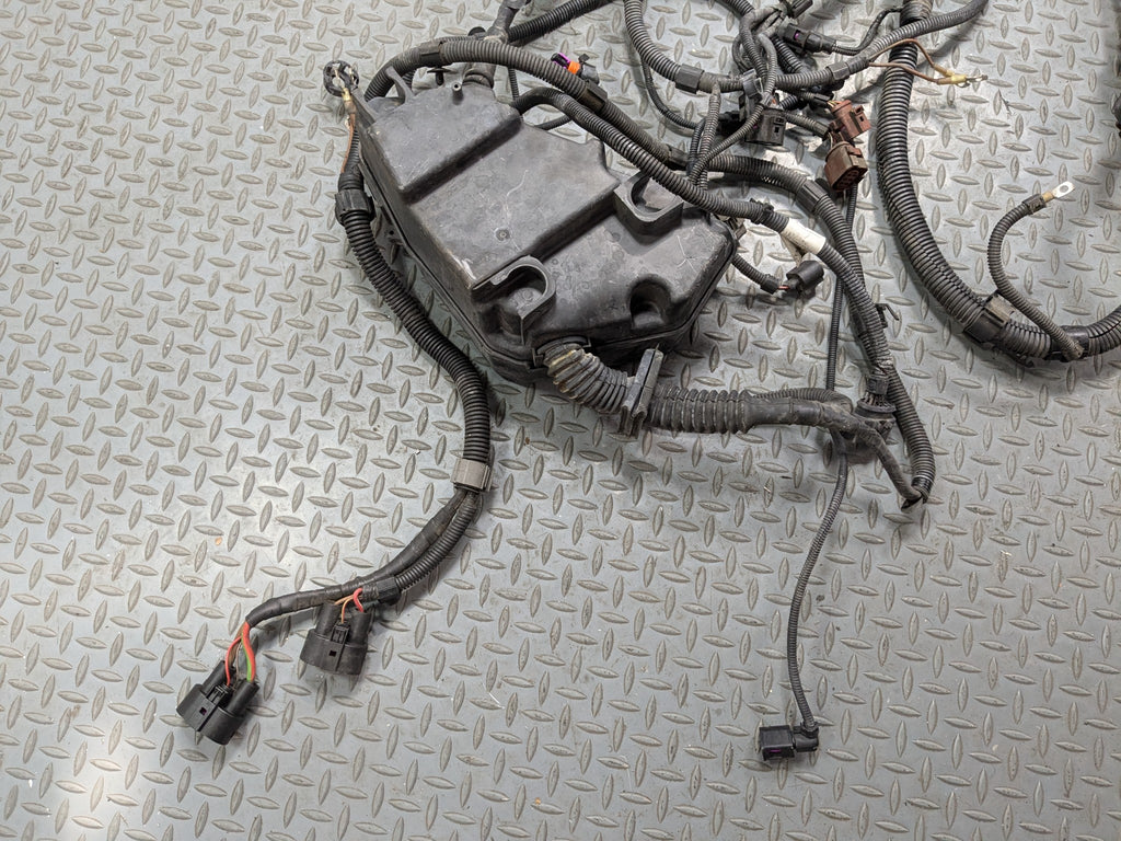04-10 VOLKSWAGEN TOUAREG OEM HOOD WIRE HARNESS CABLE AND CONNECTOR WITH FUSE BOX