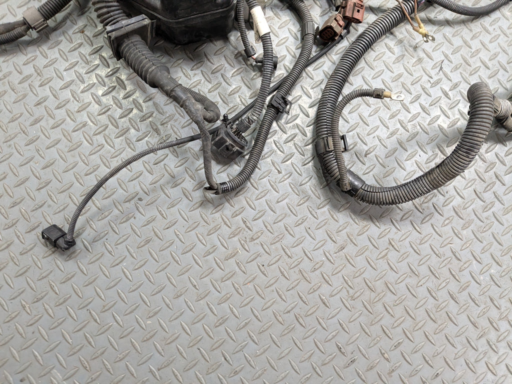 04-10 VOLKSWAGEN TOUAREG OEM HOOD WIRE HARNESS CABLE AND CONNECTOR WITH FUSE BOX
