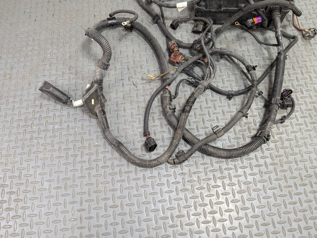 04-10 VOLKSWAGEN TOUAREG OEM HOOD WIRE HARNESS CABLE AND CONNECTOR WITH FUSE BOX