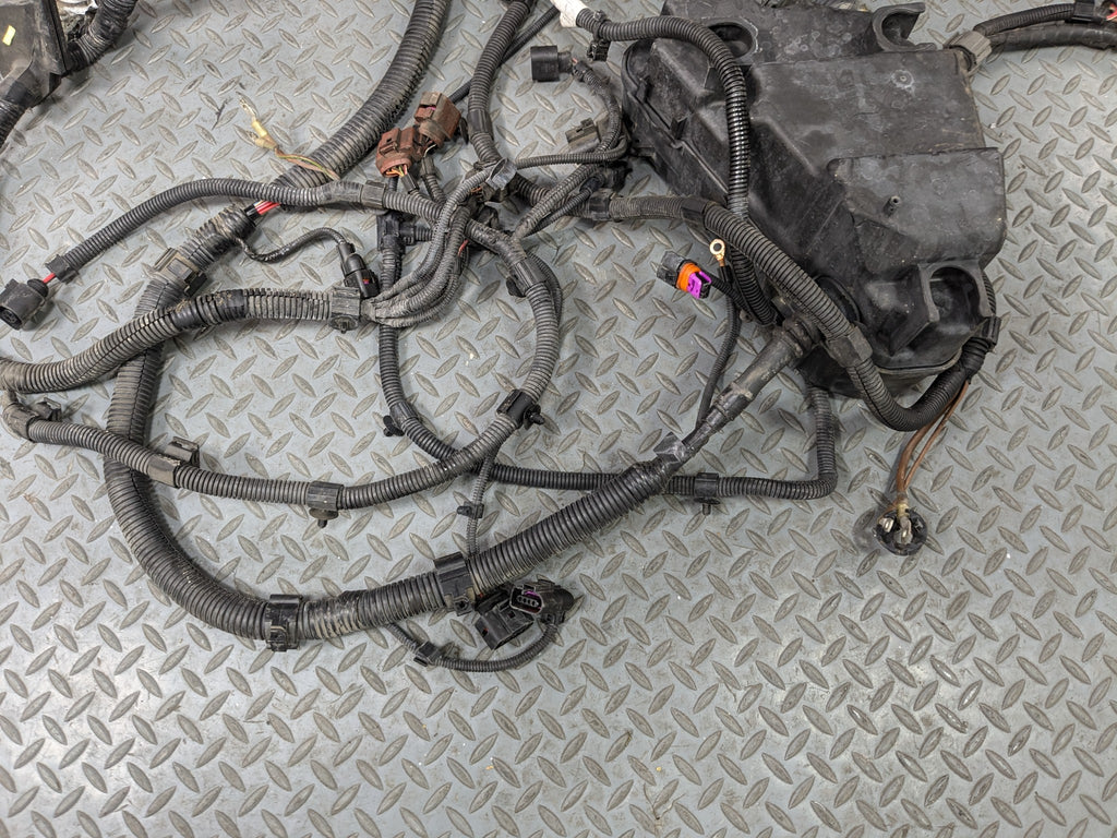 04-10 VOLKSWAGEN TOUAREG OEM HOOD WIRE HARNESS CABLE AND CONNECTOR WITH FUSE BOX