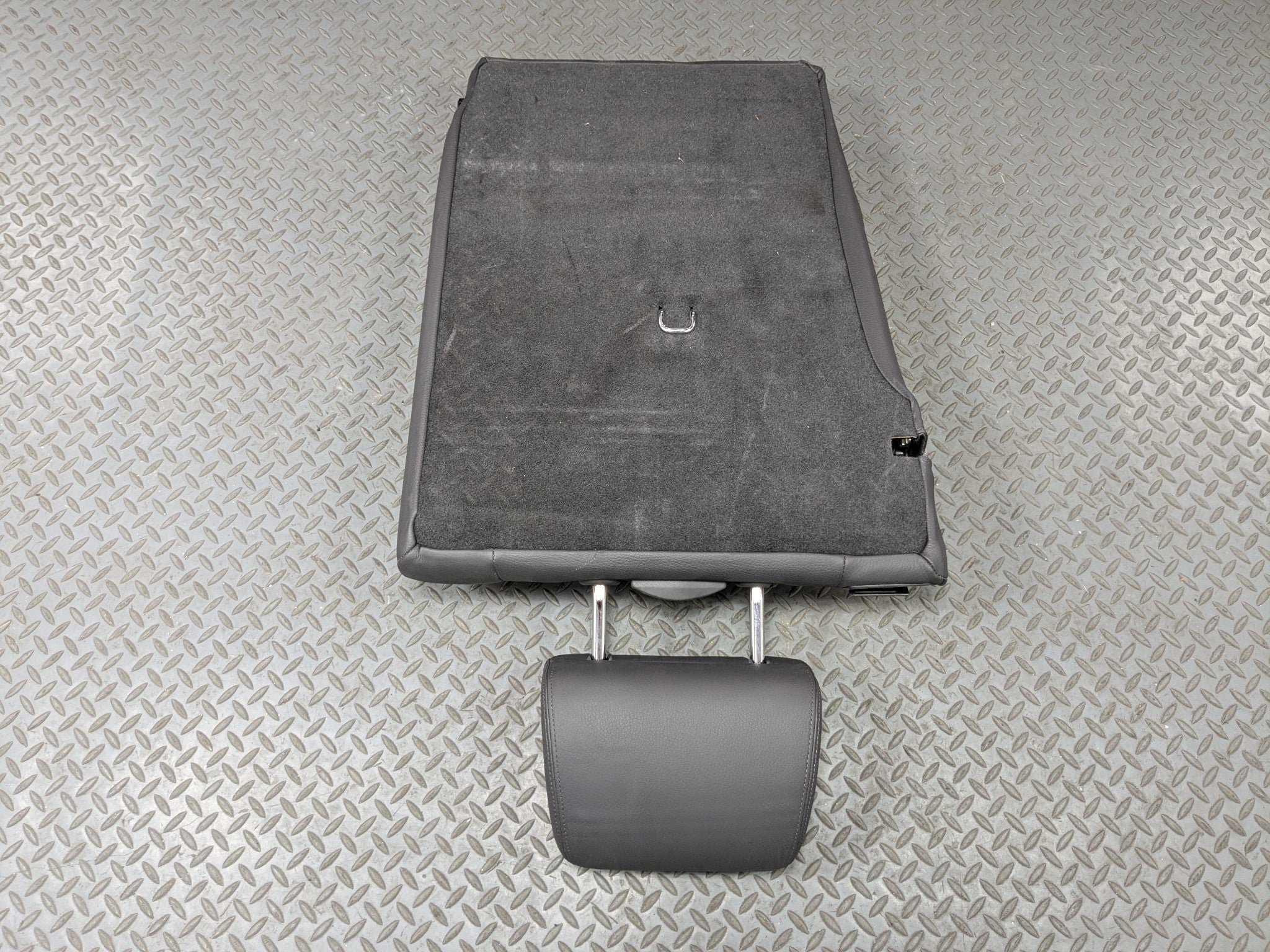 04 - 10 VOLKSWAGEN TOUAREG OEM SEAT CUSHION BACKREST REAR UPPER LEFT DRIVER SIDE