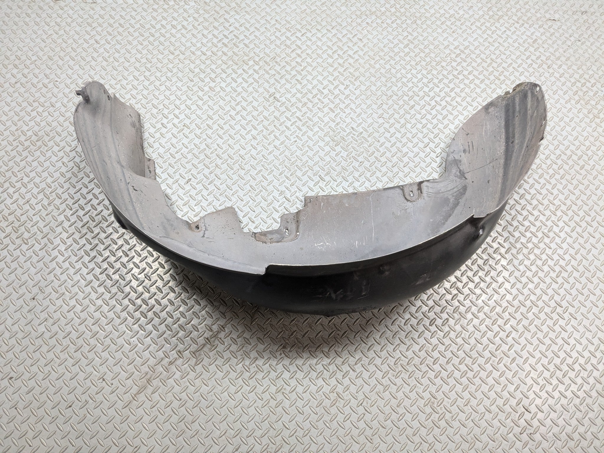 04 - 10 VOLKSWAGEN TOUAREG OEM FENDER LINER SLASH SHIELD REAR RIGHT PASSENGER