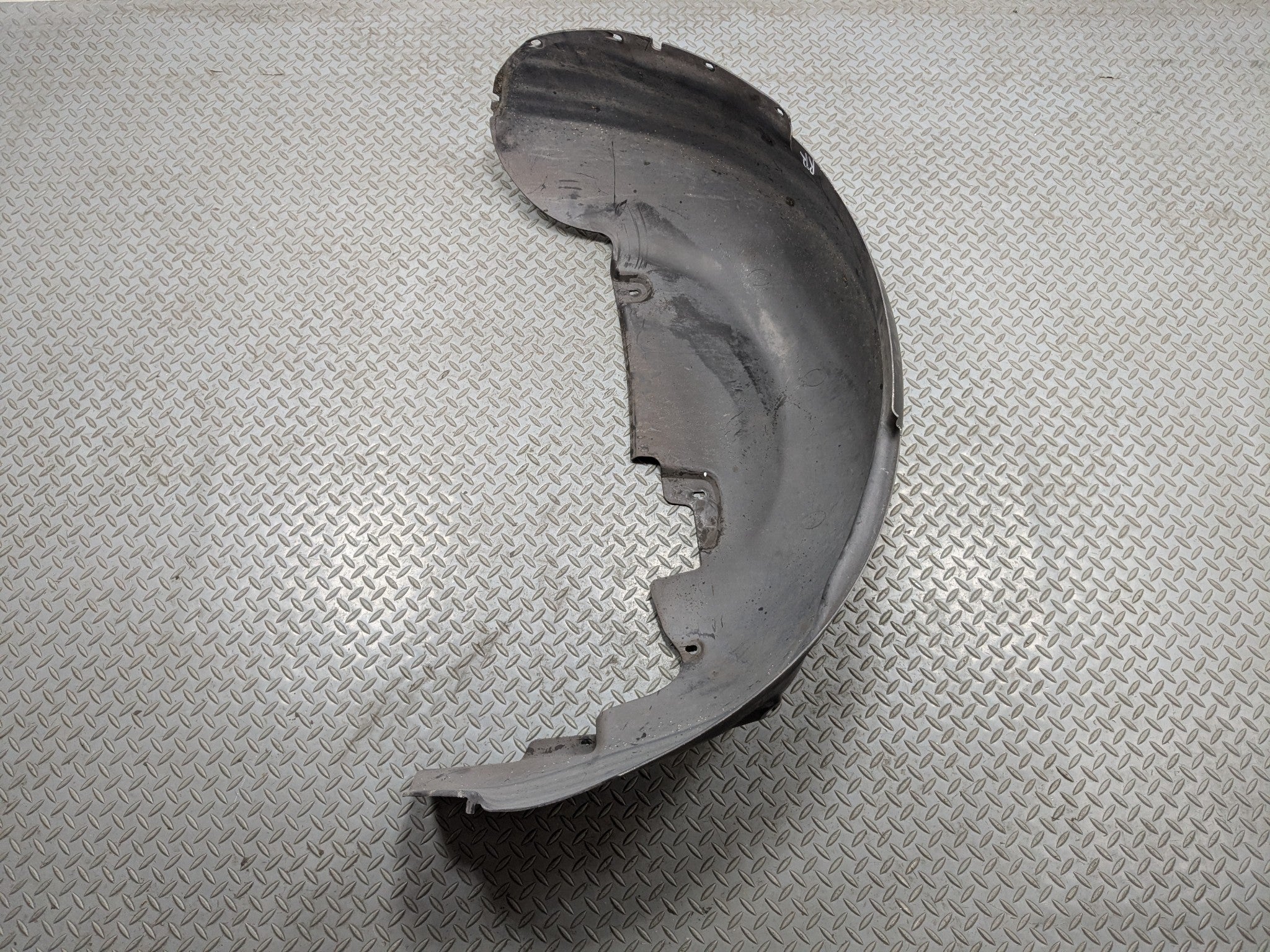 04 - 10 VOLKSWAGEN TOUAREG OEM FENDER LINER SLASH SHIELD REAR RIGHT PASSENGER
