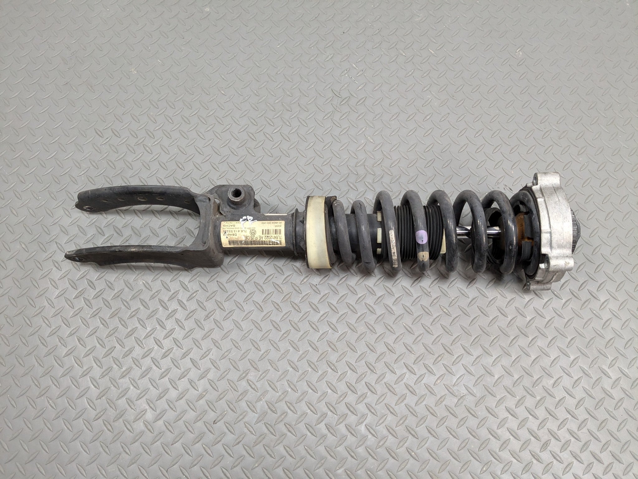 04 - 10 VOLKSWAGEN TOUAREG OEM SHOCK STRUT ABSORBER FRONT RIGHT PASSENGER SIDE