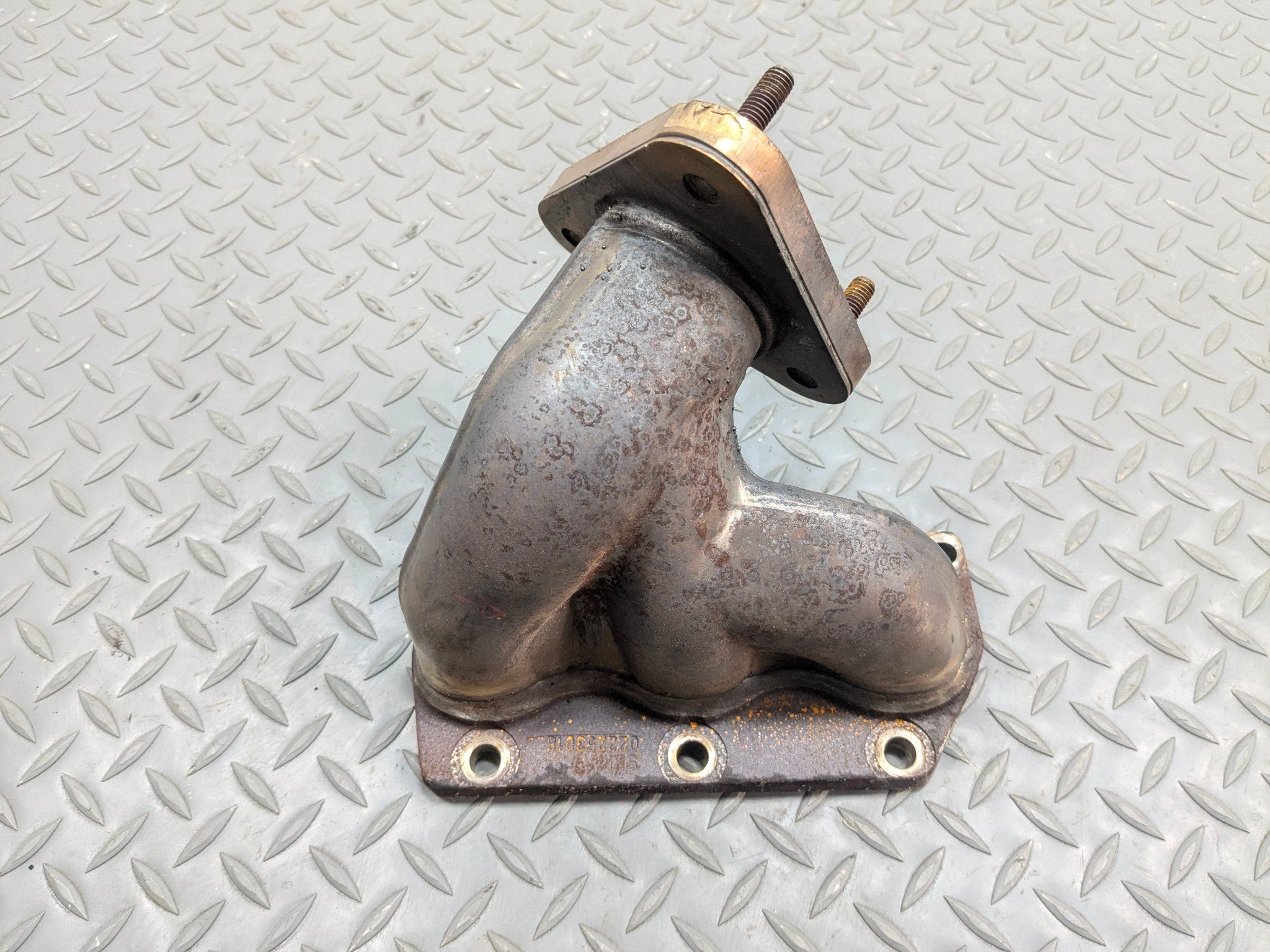 04 - 10 VOLKSWAGEN TOUAREG OEM 3.2L REAR SIDE EXHAUST MANIFOLD HEADER FITS