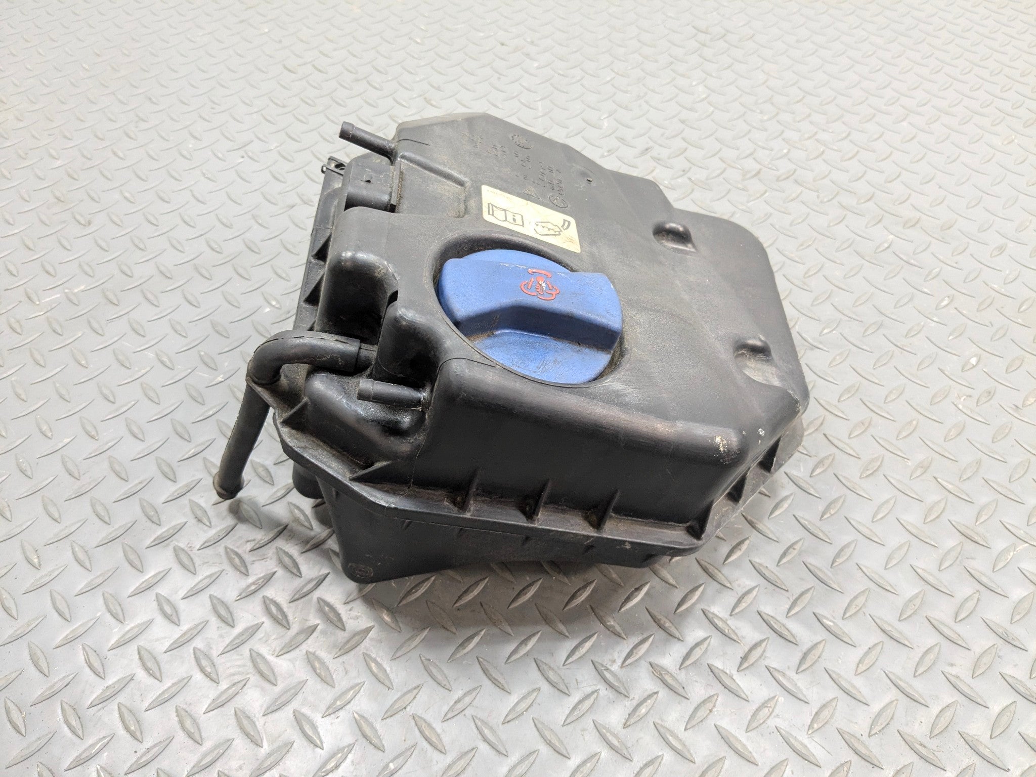 04 - 10 VOLKSWAGEN TOUAREG OEM COOLANT RECOVERY BOTTLE EXPANSION RESERVOIR TANK