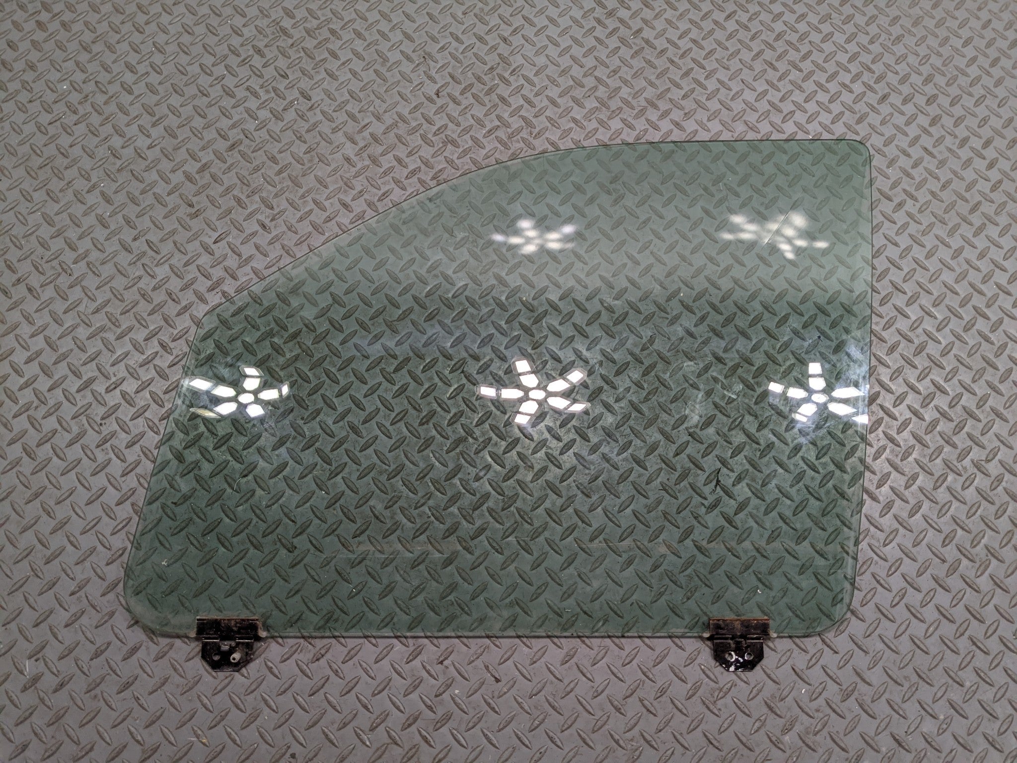 2006 - 2010 FORD EXPLORER OEM WINDOW GLASS DOOR FRONT LEFT DRIVER SIDE