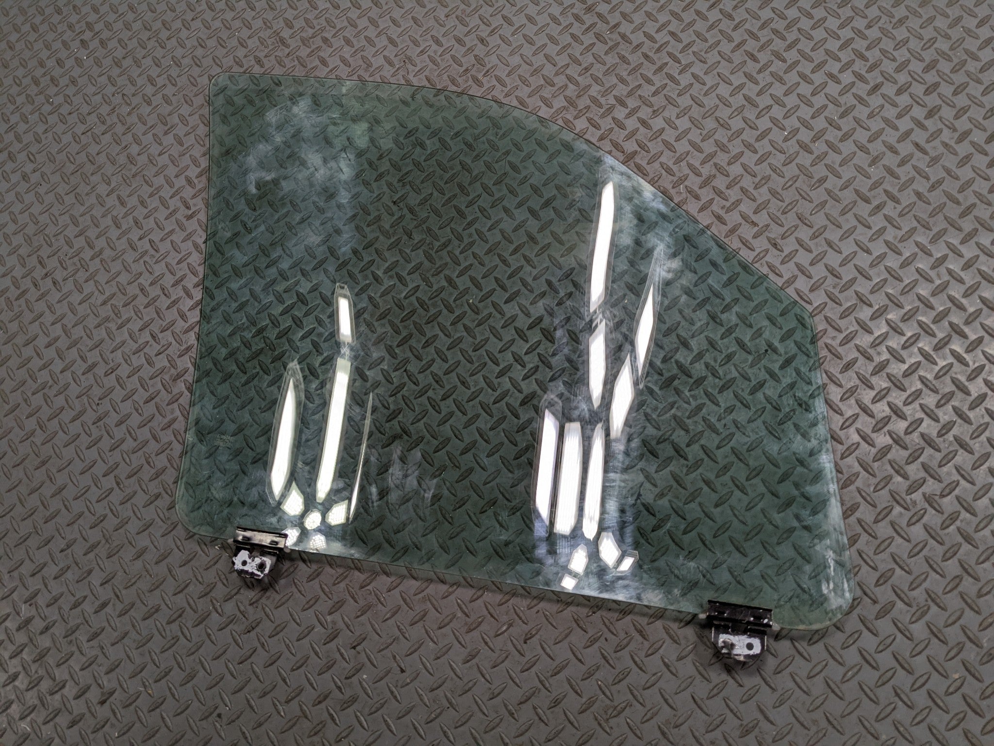 2006 - 2010 FORD EXPLORER OEM WINDOW GLASS DOOR FRONT LEFT DRIVER SIDE