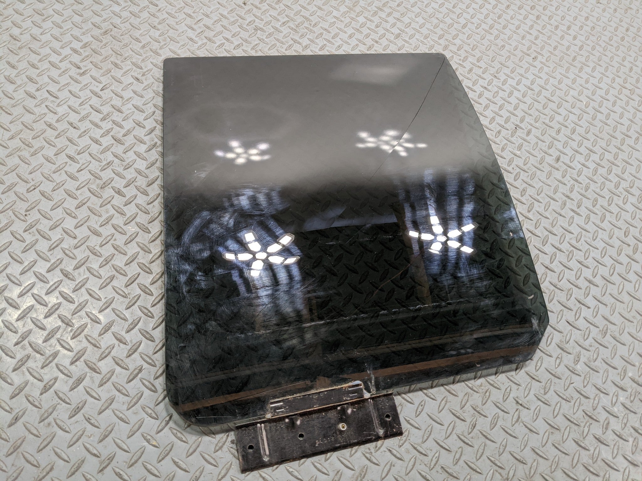 2006 - 2010 FORD EXPLORER OEM WINDOW TINTED GLASS DOOR REAR LEFT DRIVER SIDE