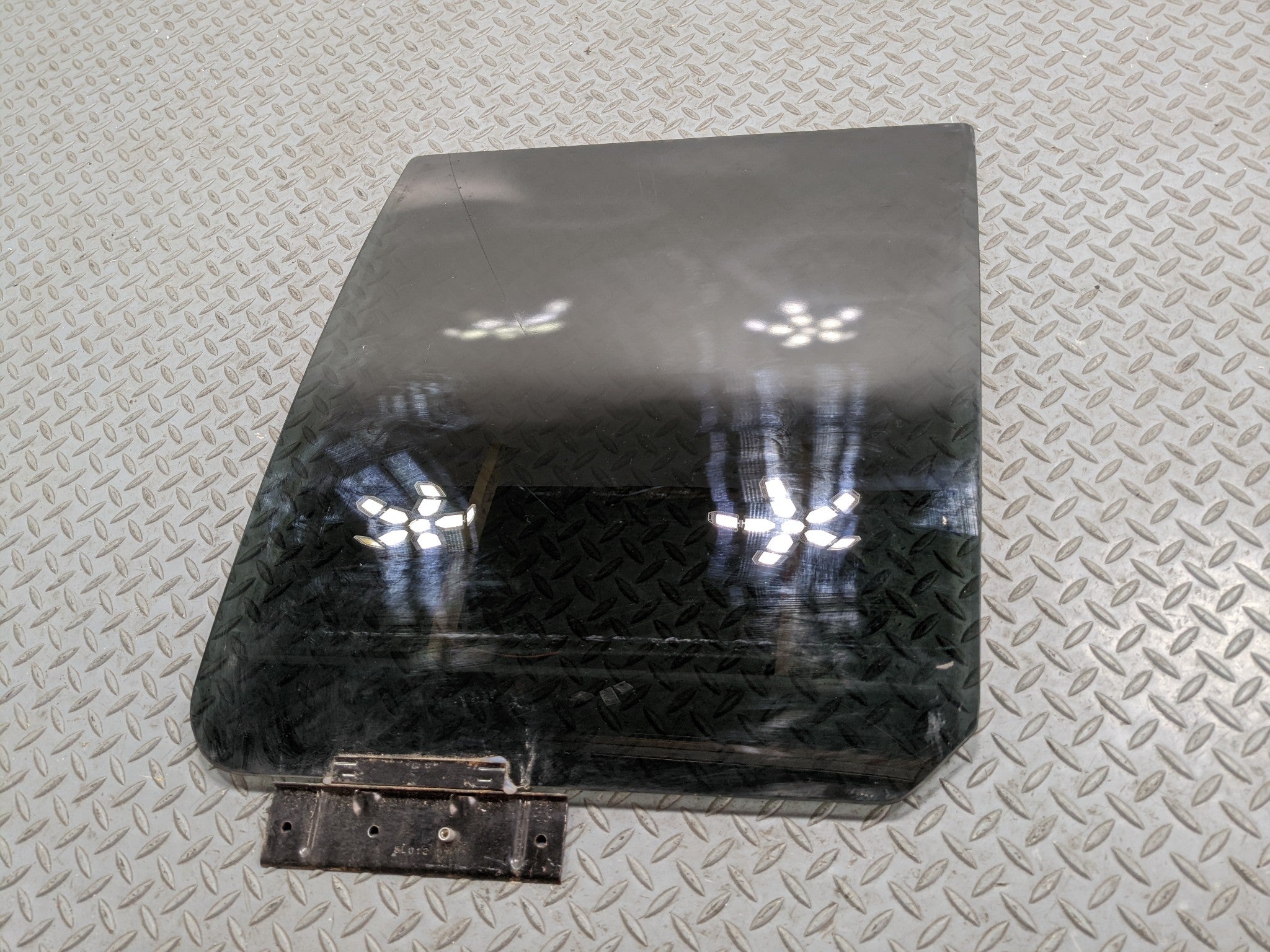 2006 - 2010 FORD EXPLORER OEM WINDOW TINTED GLASS DOOR REAR LEFT DRIVER SIDE