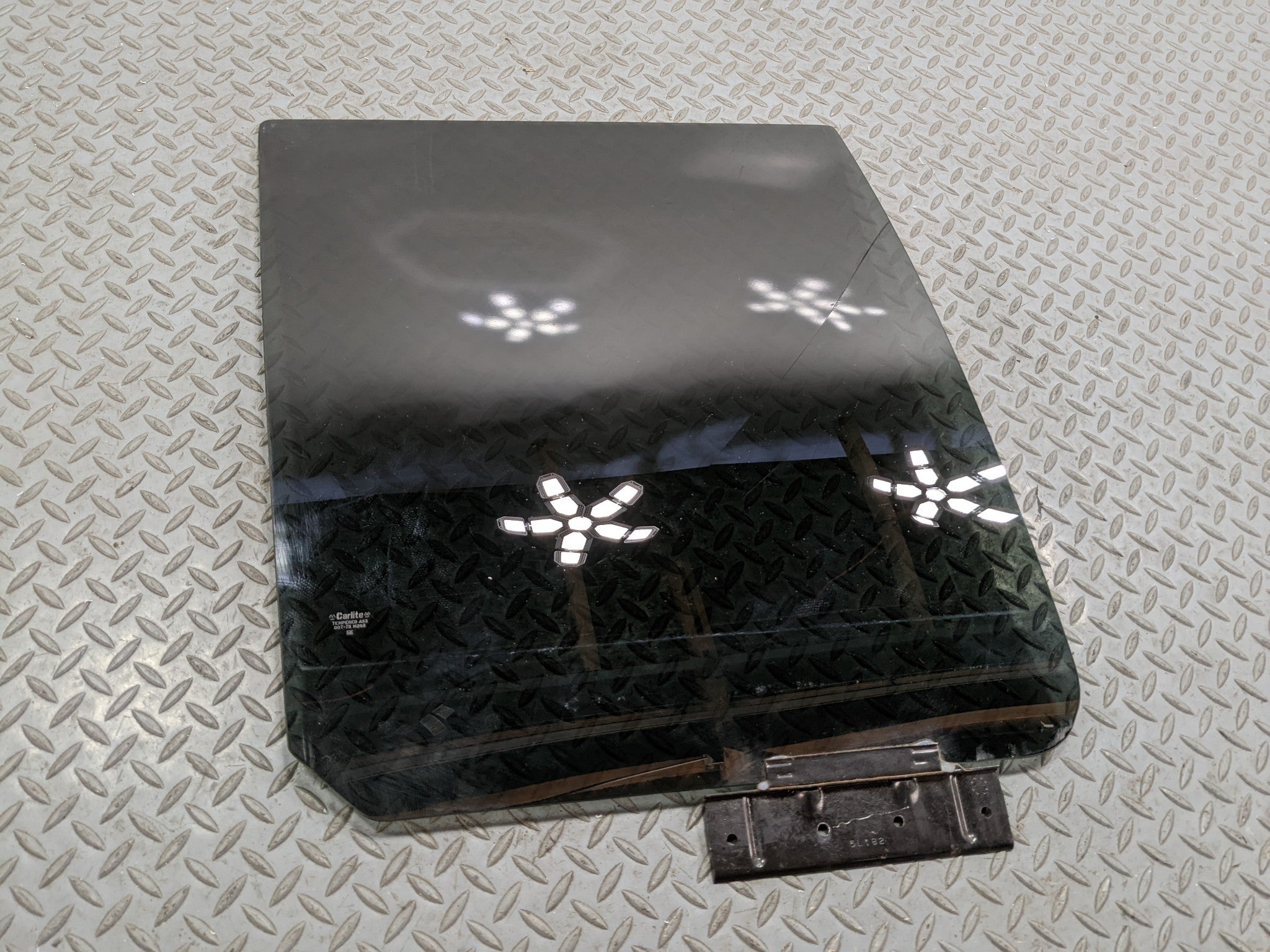 2006 - 2010 FORD EXPLORER OEM WINDOW TINTED GLASS DOOR REAR RIGHT PASSENGER SIDE