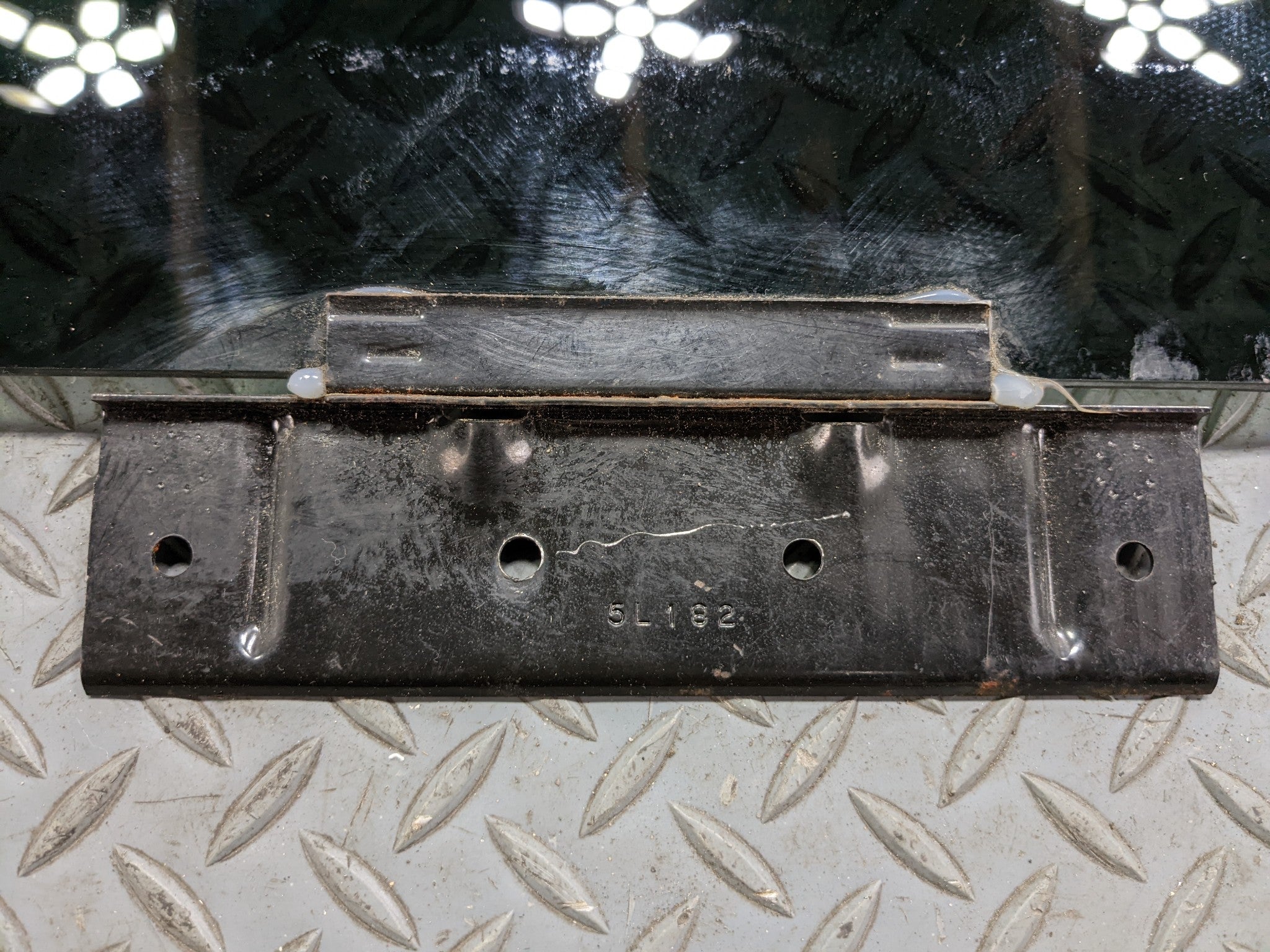 2006 - 2010 FORD EXPLORER OEM WINDOW TINTED GLASS DOOR REAR RIGHT PASSENGER SIDE