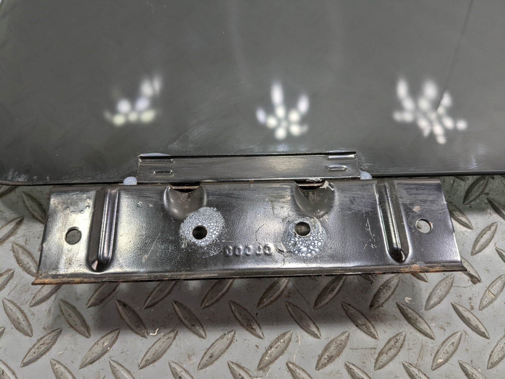 2006 - 2010 FORD EXPLORER OEM WINDOW TINTED GLASS DOOR REAR RIGHT PASSENGER SIDE