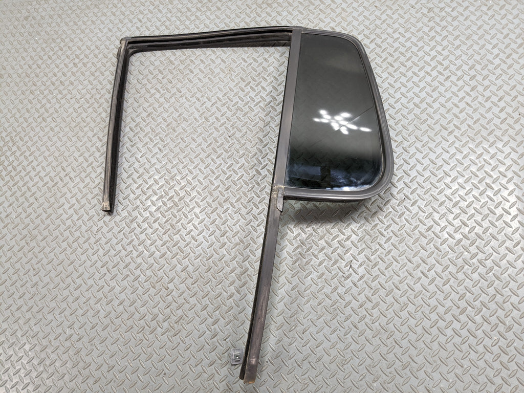 2006 - 2010 FORD EXPLORER OEM LEFT DRIVER REAR DOOR VENT GLASS WINDOW WITH SEAL