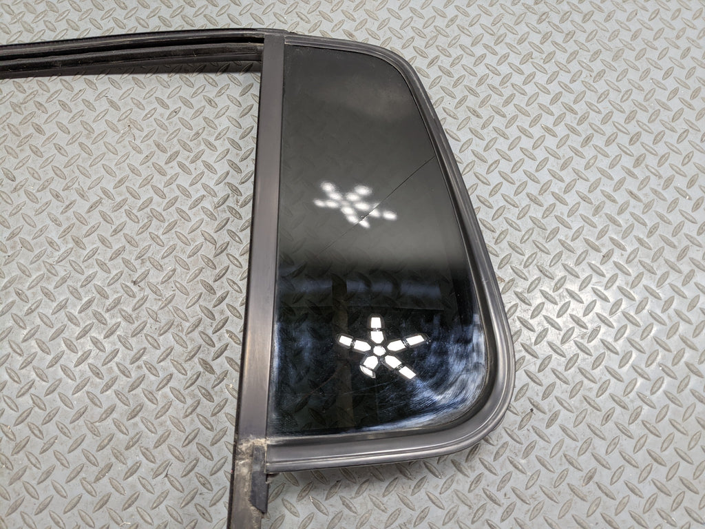 2006 - 2010 FORD EXPLORER OEM LEFT DRIVER REAR DOOR VENT GLASS WINDOW WITH SEAL