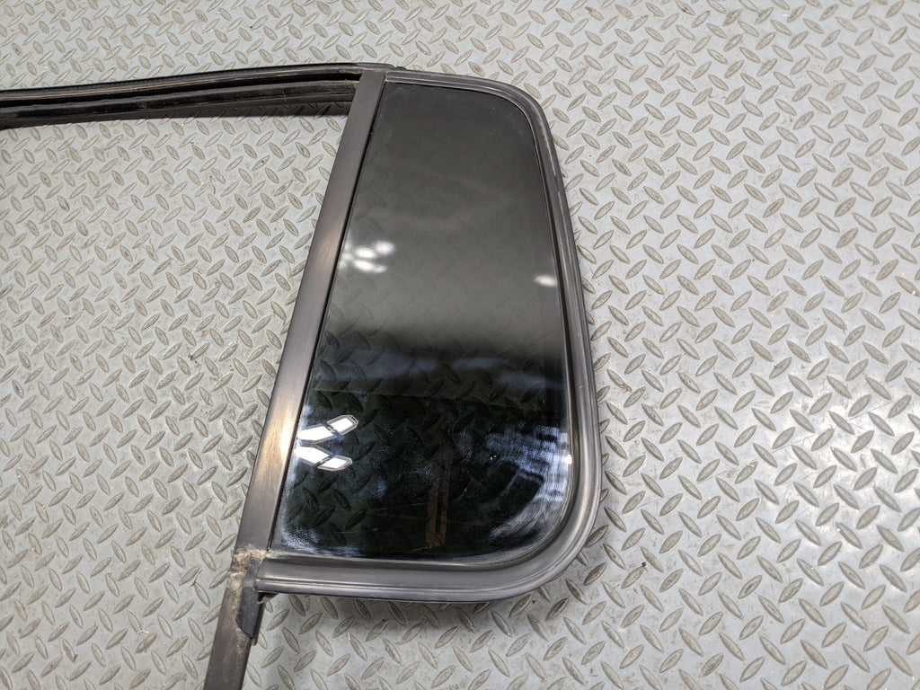 2006 - 2010 FORD EXPLORER OEM LEFT DRIVER REAR DOOR VENT GLASS WINDOW WITH SEAL