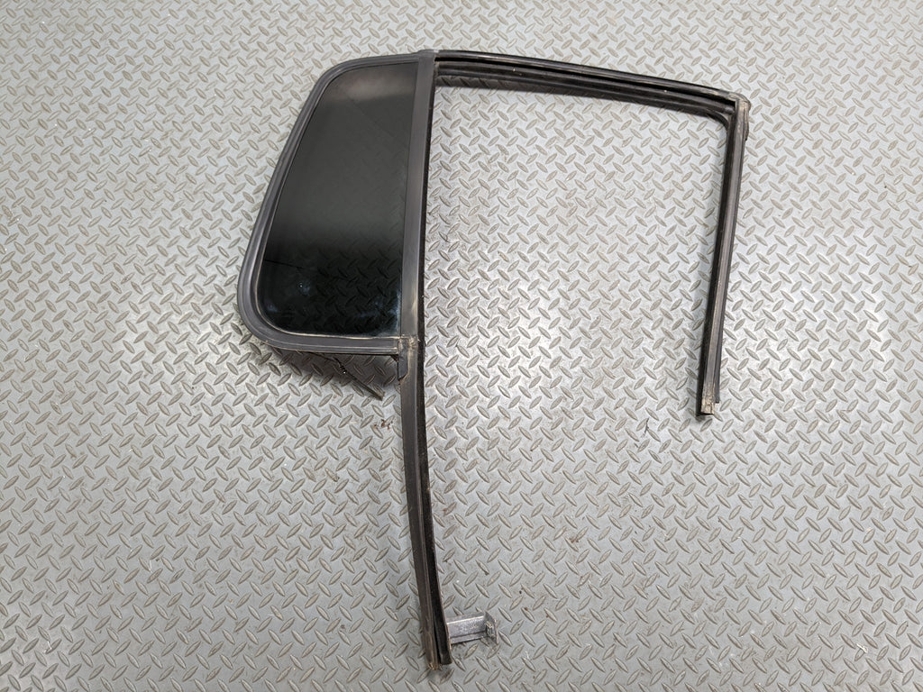 2006 - 2010 FORD EXPLORER OEM RIGHT REAR DOOR VENT GLASS WINDOW WITH SEAL