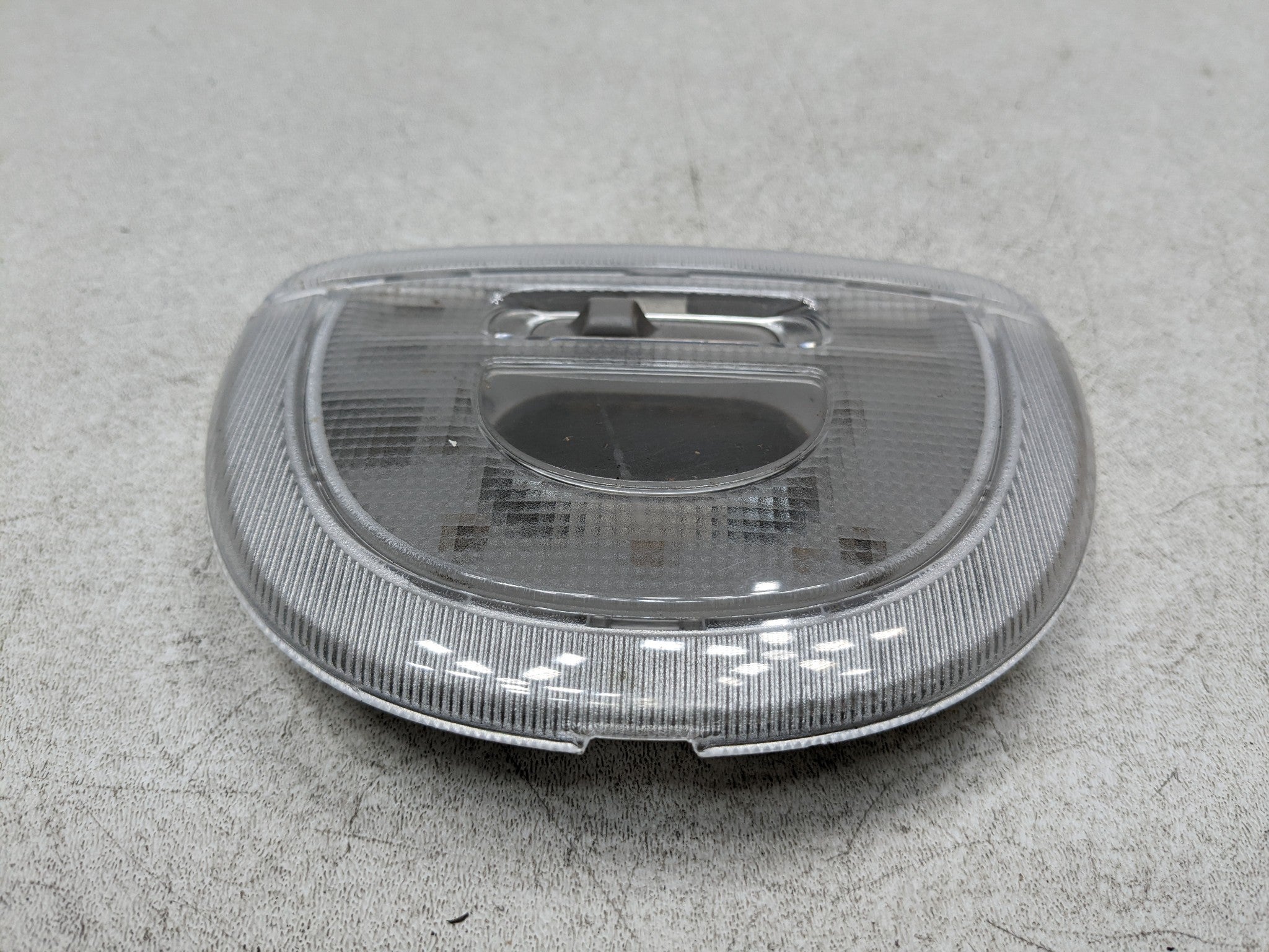 2006 - 2010 FORD EXPLORER OEM INTERIOR OVERHEAD DOME LIGHT ASSEMBLY REAR SIDE