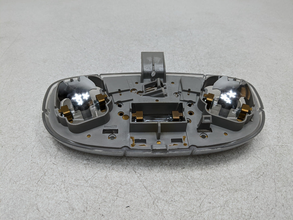 2006 - 2010 FORD EXPLORER OEM INTERIOR OVERHEAD DOME LIGHT ASSEMBLY FRONT SIDE