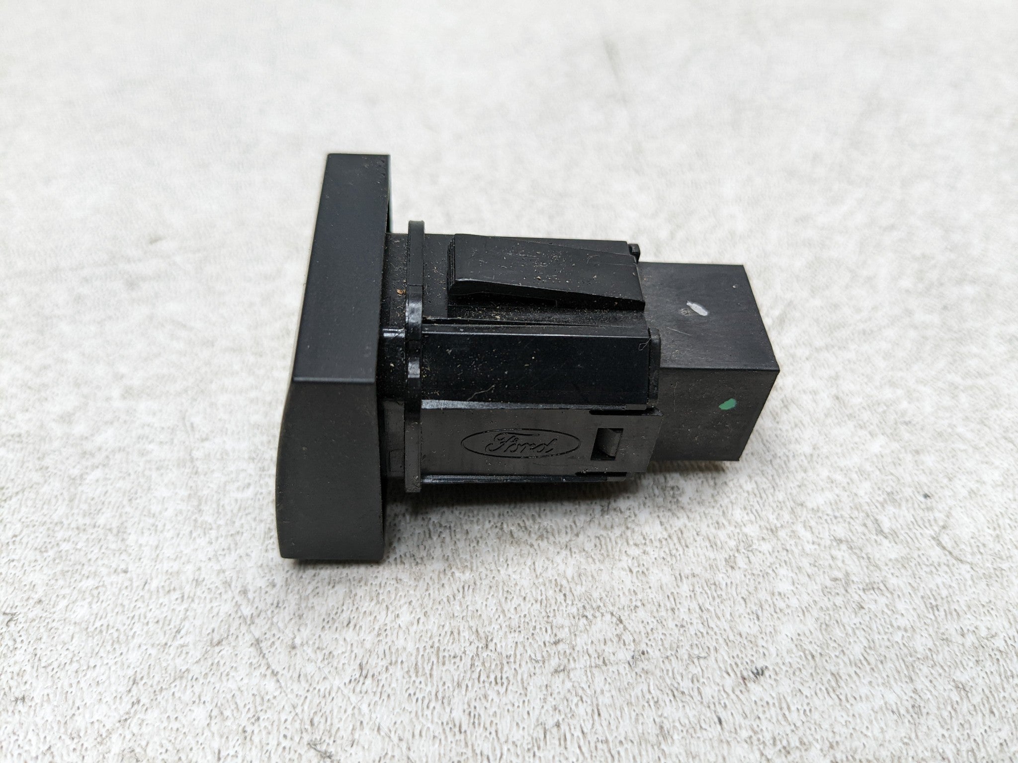 2006 - 2010 FORD EXPLORER OEM DASH TRACTION CONTROL SWITCH ASSEMBLY BLACK