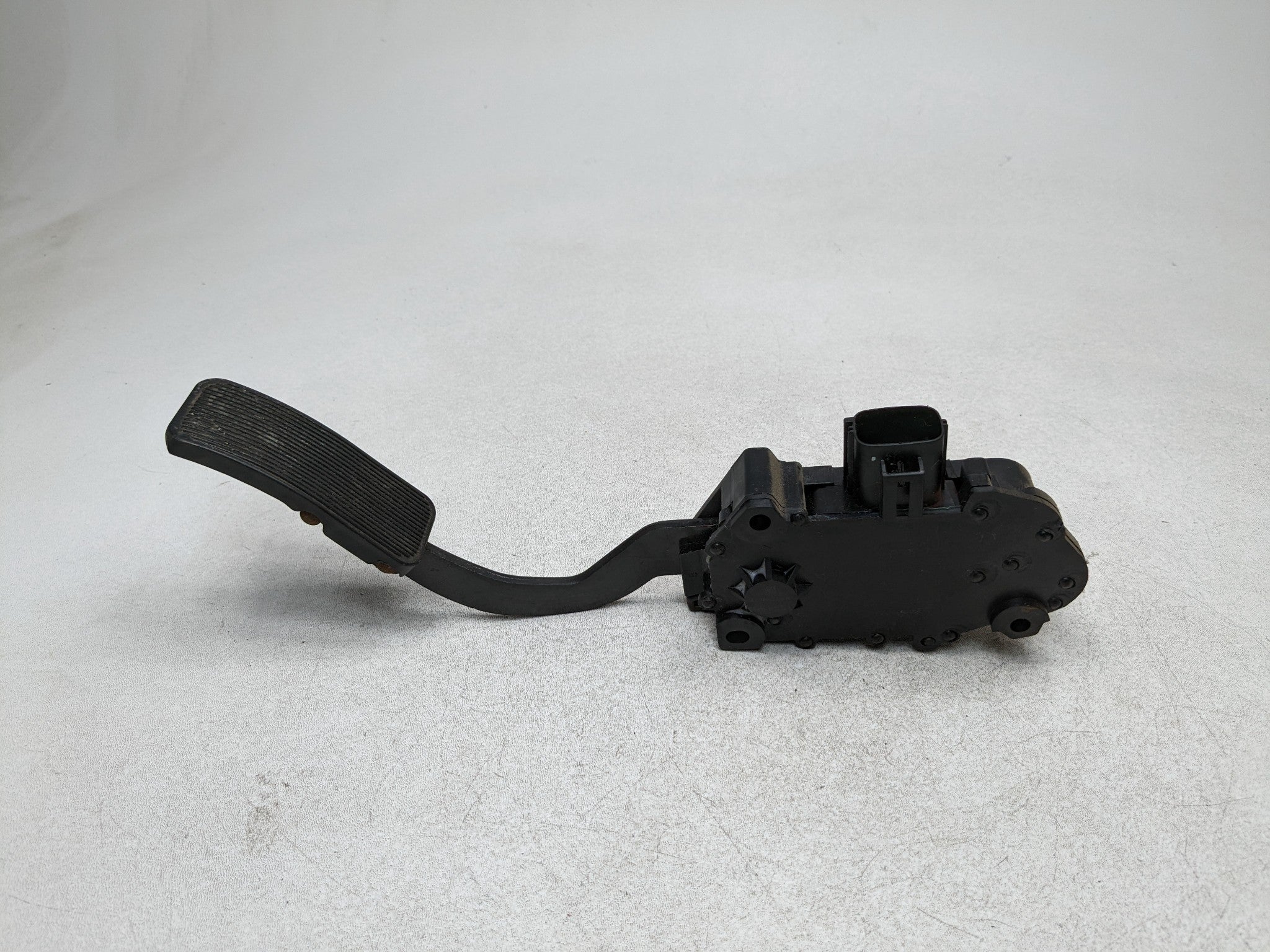 2006 - 2010 FORD EXPLORER OEM THROTTLE GAS ACCELERATOR PEDAL SENSOR ASSEMBLY