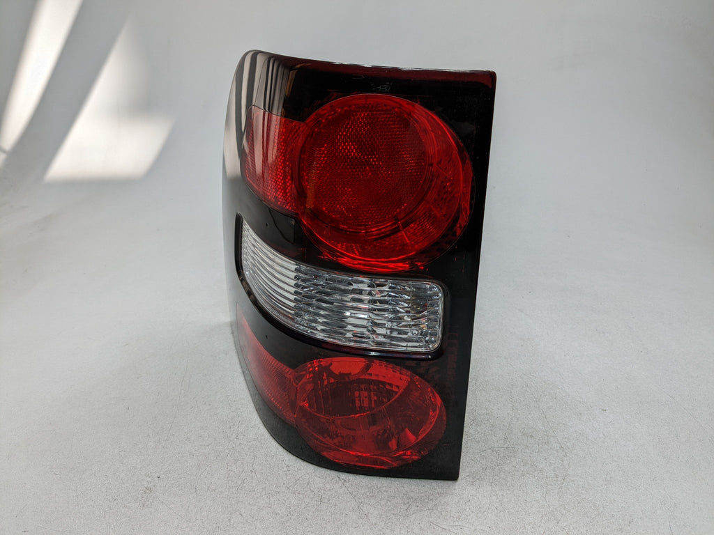2006 - 2010 FORD EXPLORER OEM OUTER TAIL LIGHT ASSEMBLY REAR LEFT DRIVER SIDE