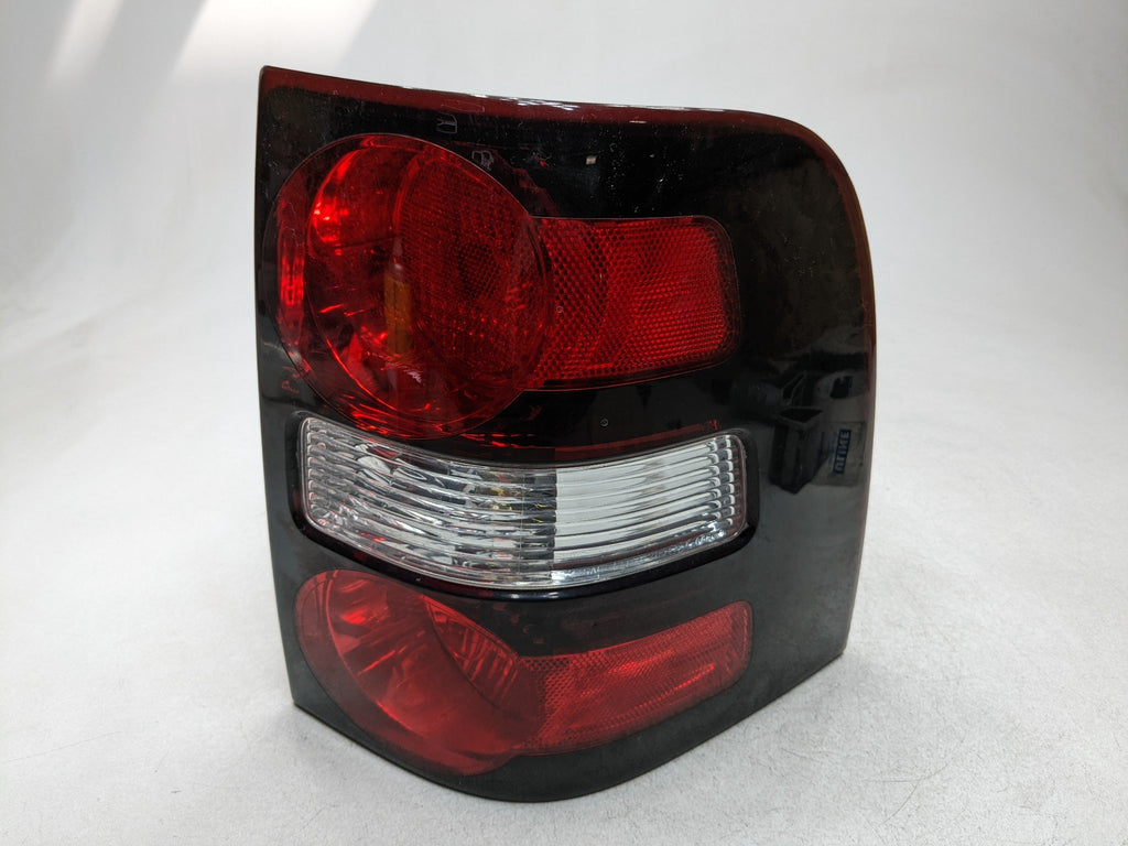 06 - 10 FORD EXPLORER OEM OUTER TAIL LIGHT ASSEMBLY REAR RIGHT PASSENGER SIDE