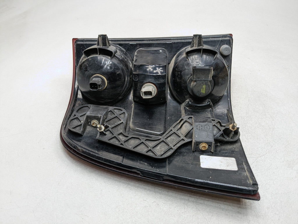 06 - 10 FORD EXPLORER OEM OUTER TAIL LIGHT ASSEMBLY REAR RIGHT PASSENGER SIDE