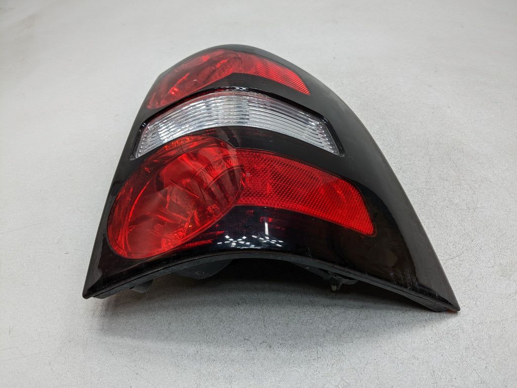 06 - 10 FORD EXPLORER OEM OUTER TAIL LIGHT ASSEMBLY REAR RIGHT PASSENGER SIDE