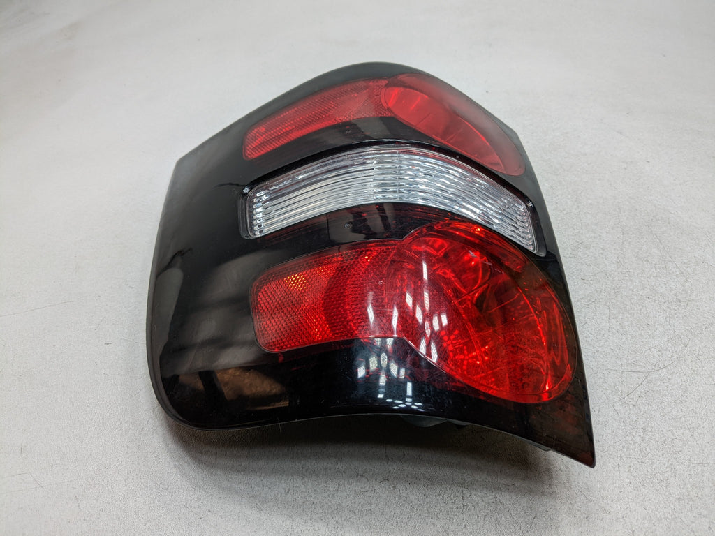 06 - 10 FORD EXPLORER OEM OUTER TAIL LIGHT ASSEMBLY REAR RIGHT PASSENGER SIDE