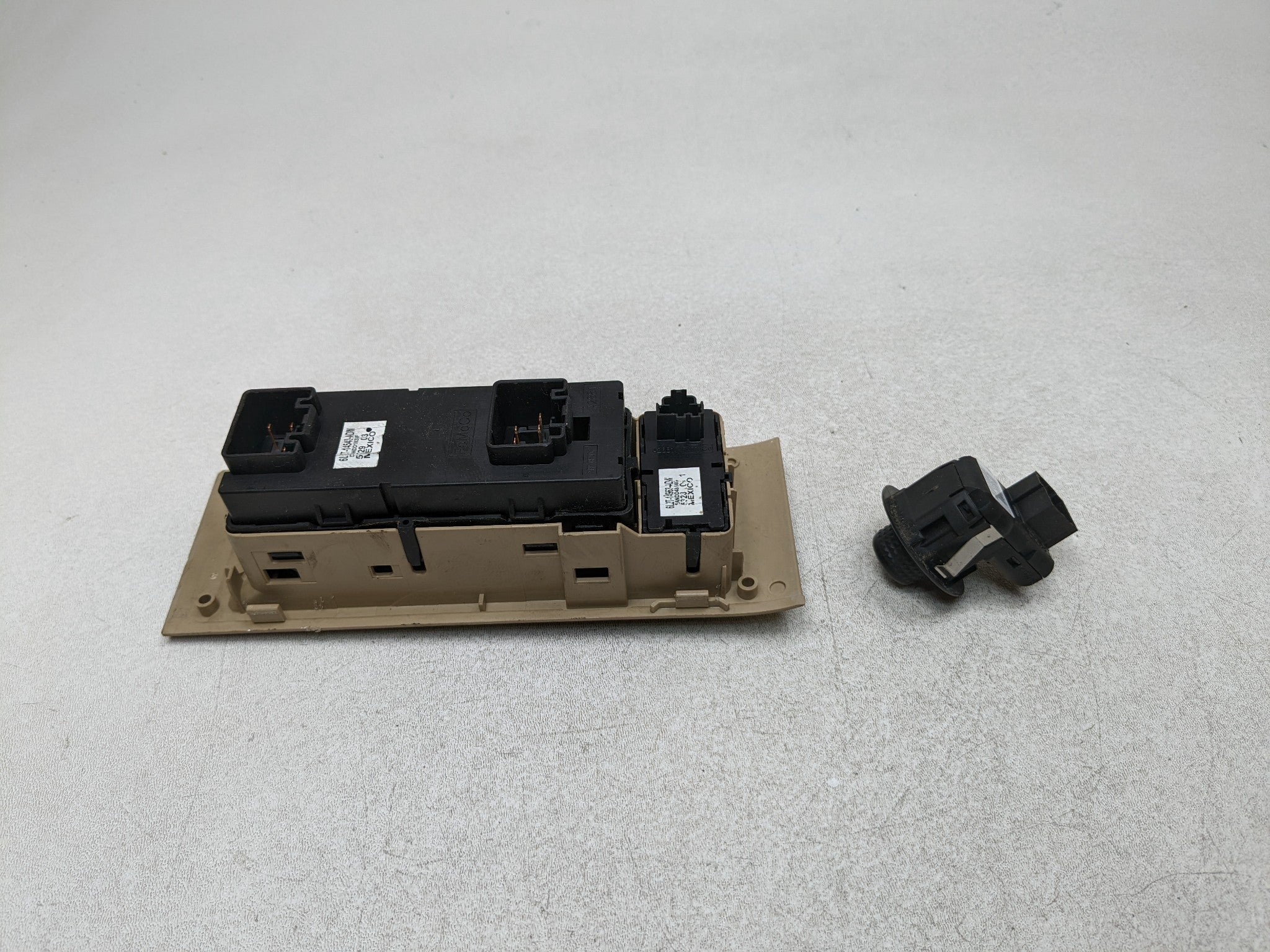 06 - 10 FORD EXPLORER OEM DOOR POWER MASTER WINDOW WITH MIRROR SWITCH FRONT LEFT