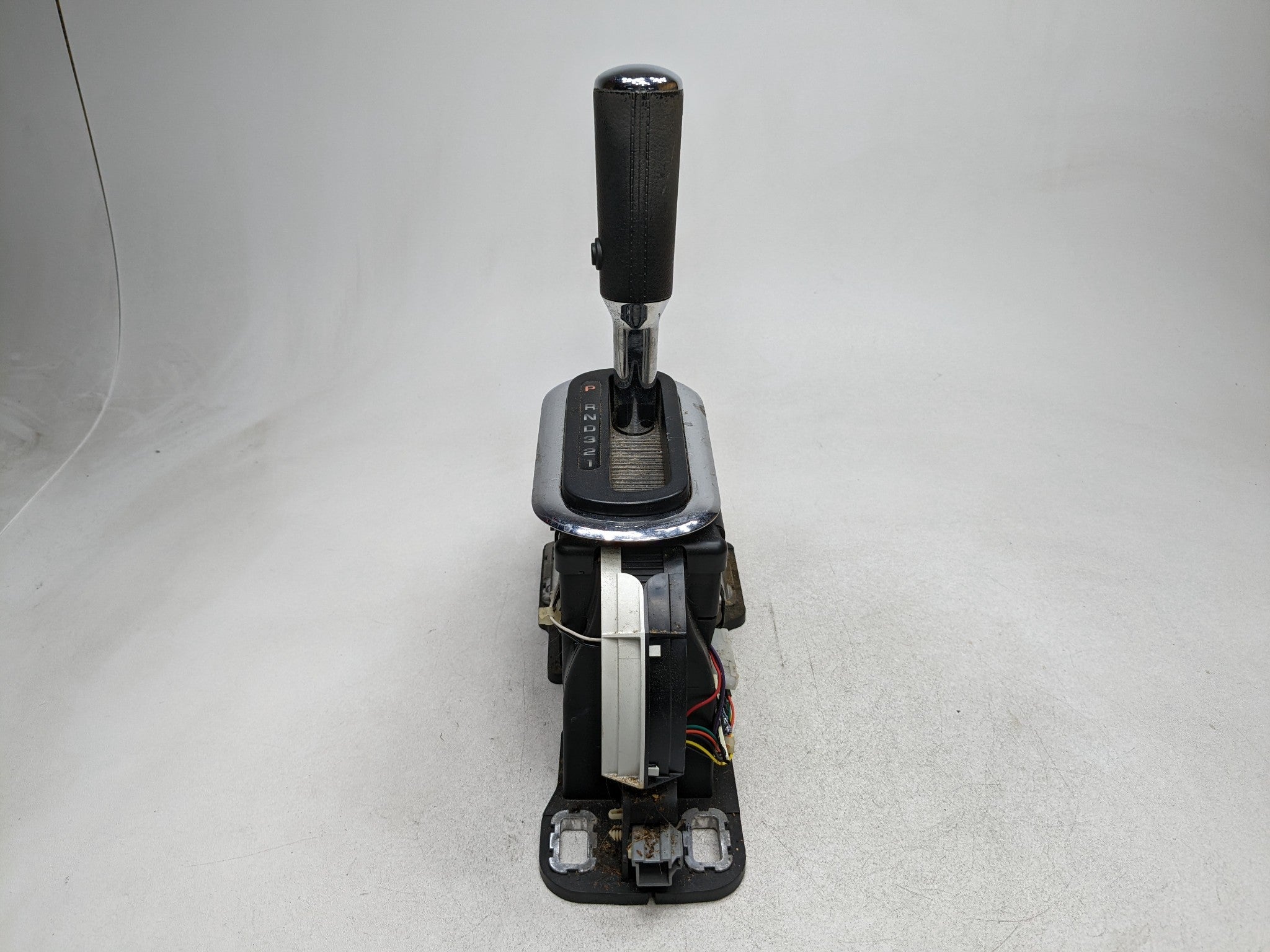 2006 - 2010 FORD EXPLORER OEM FLOOR SHIFTER AUTOMATIC TRANSMISSION GEAR SELECTOR