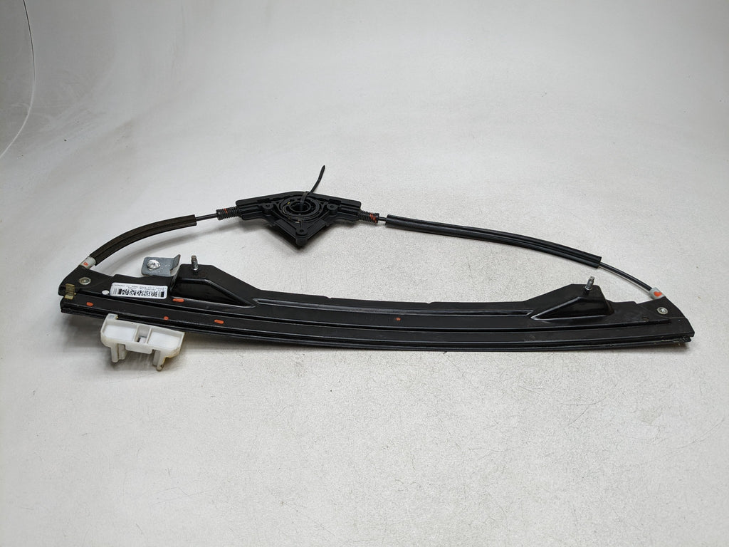 2006 - 2010 FORD EXPLORER OEM CARGO REGULATOR WITHOUT MOTOR REAR RIGHT SIDE