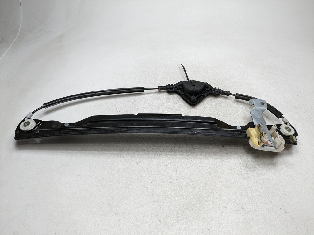 2006 - 2010 FORD EXPLORER OEM CARGO REGULATOR WITHOUT MOTOR REAR RIGHT SIDE