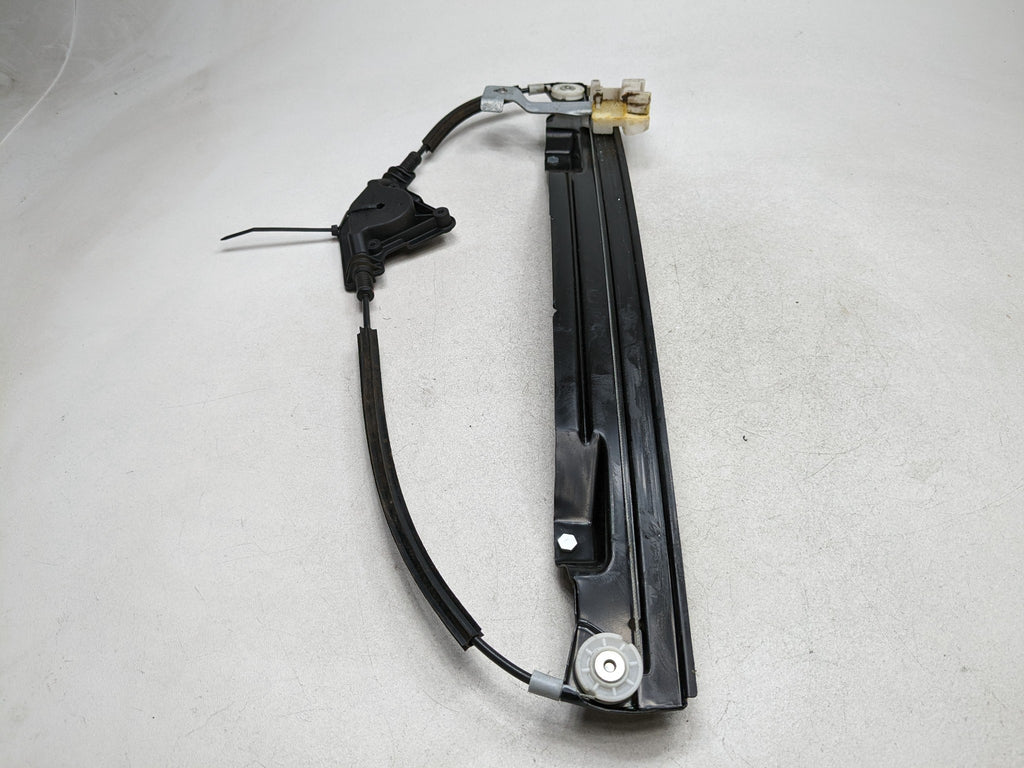 2006 - 2010 FORD EXPLORER OEM CARGO REGULATOR WITHOUT MOTOR REAR RIGHT SIDE