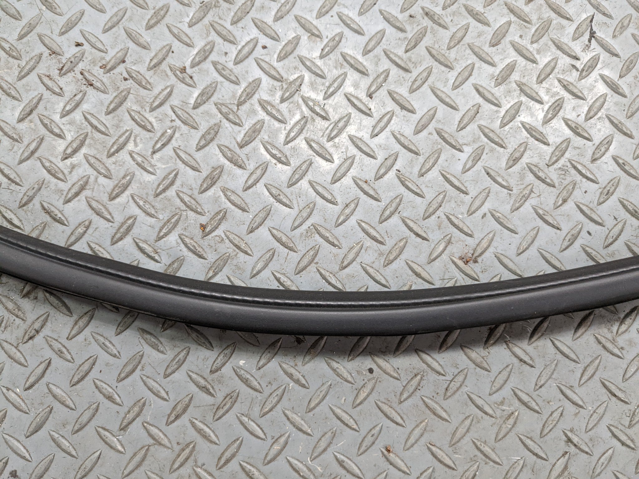 2006 - 2010 FORD EXPLORER OEM DOOR SEAL WEATHER STRIPPING RUBBER REAR RIGHT SIDE