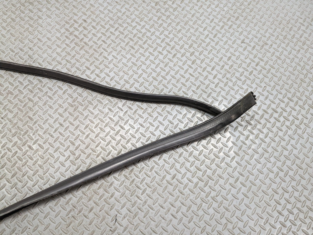 2006 - 2010 FORD EXPLORER OEM DOOR SEAL WEATHER STRIPPING RUBBER REAR RIGHT SIDE