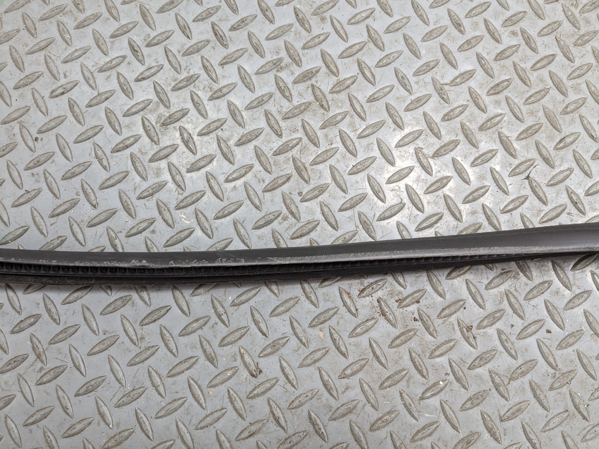 2006 - 2010 FORD EXPLORER OEM DOOR SEAL WEATHER STRIPPING RUBBER REAR RIGHT SIDE