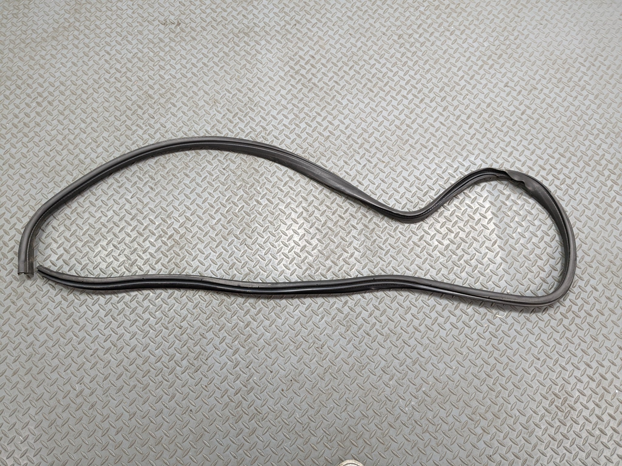 2006 - 2010 FORD EXPLORER OEM DOOR SEAL WEATHER STRIPPING RUBBER REAR LEFT SIDE