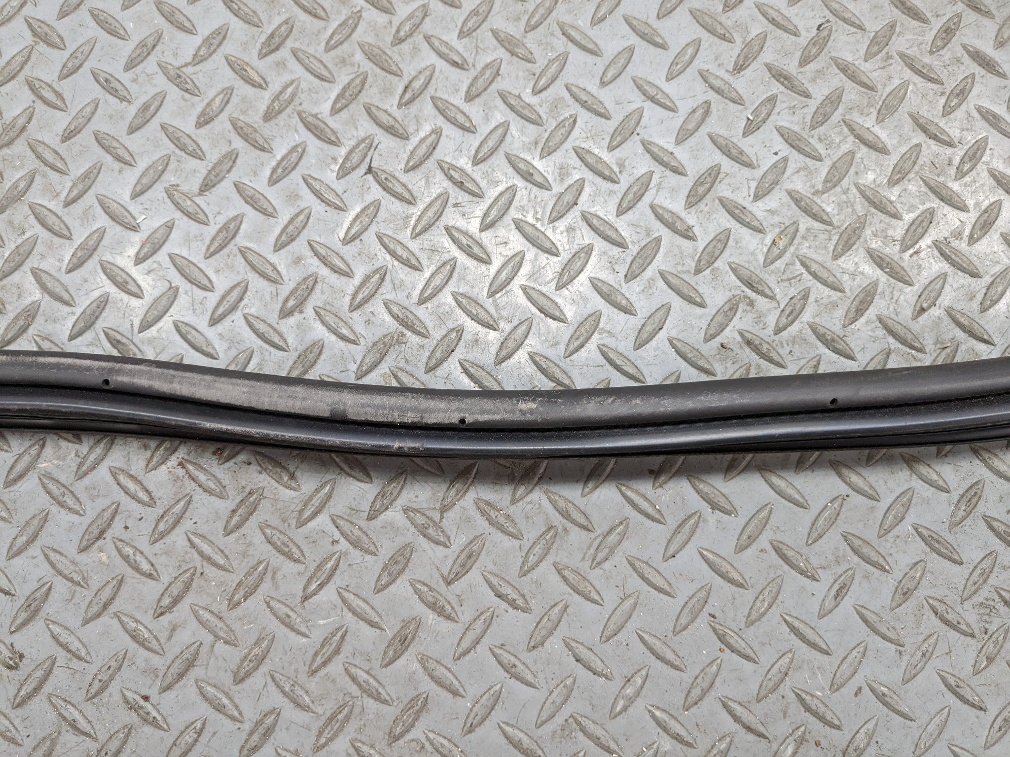 2006 - 2010 FORD EXPLORER OEM DOOR SEAL WEATHER STRIPPING RUBBER REAR LEFT SIDE